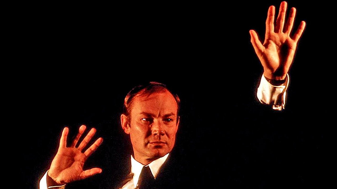 Backdrop for Хануссен