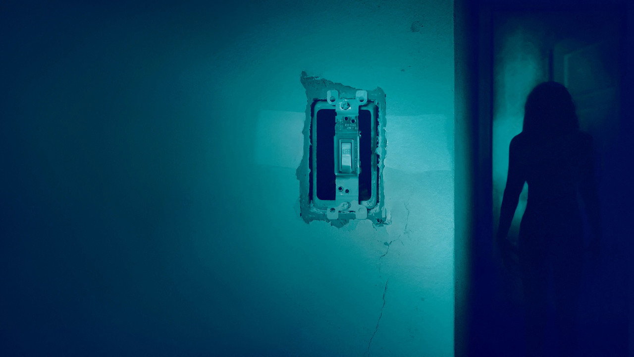 Backdrop for И гаснет свет…