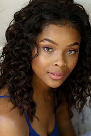Cover image for Ajiona Alexus