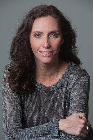 Cover image for Claudia Souto