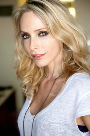 Cover image for Tonya Kinzinger