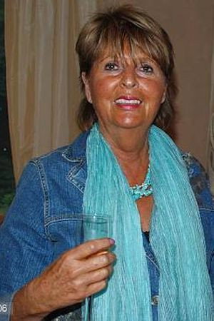 Cover image for Beverly J. Camhe