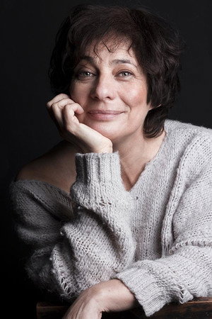 Cover image for Elsa Valentim