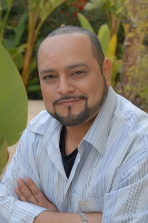 Cover image for Rolando Molina
