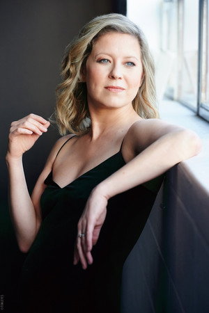 Cover image for Nicole Underhay