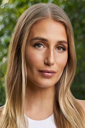 Cover image for Amanda Batula