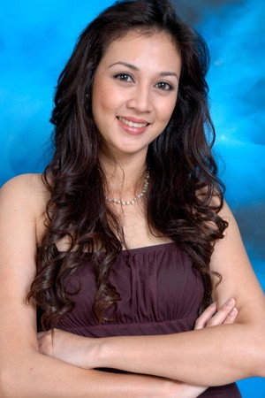 Cover image for Dina Lorenza
