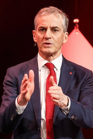 Cover image for Jonas Gahr Støre