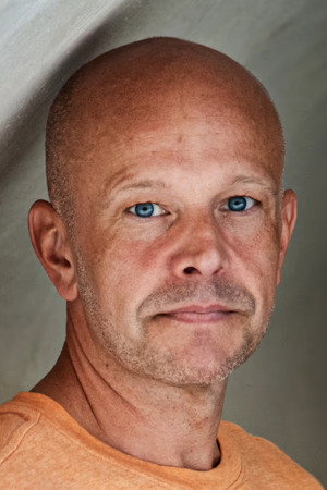 Cover image for Fredrik Hallgren