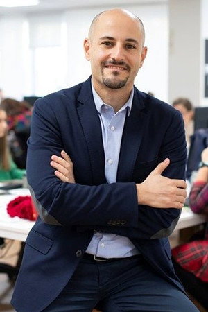 Cover image for Sergio Molina
