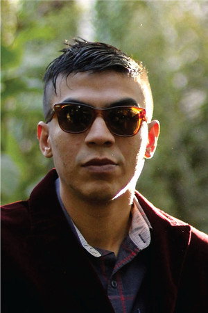 Cover image for César González