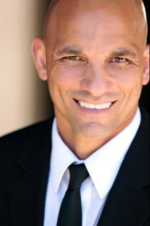 Cover image for Aaron Pina