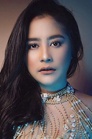Cover image for Prilly Latuconsina