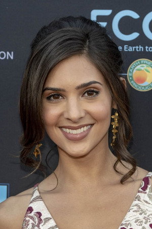 Cover image for Camila Banus