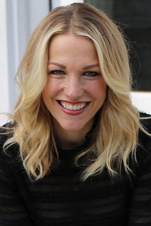 Cover image for Lindsay Czarniak