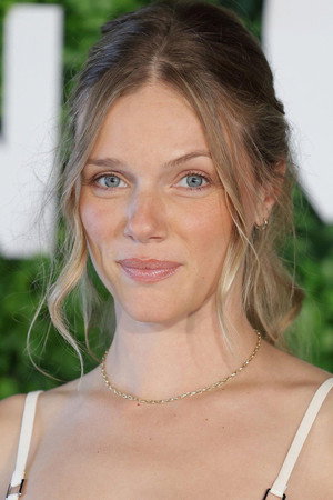 Cover image for Tracy Spiridakos