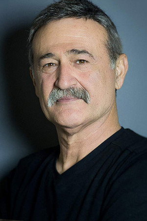 Cover image for Müfit Kayacan