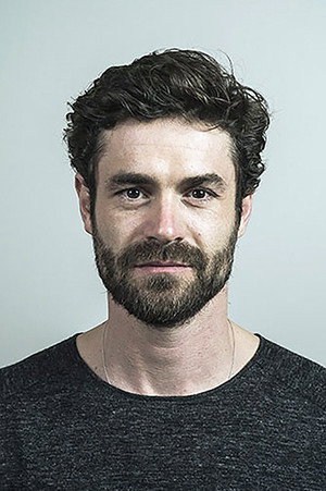 Cover image for Yannick Renier