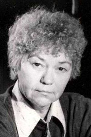 Cover image for Erzsi Pápai