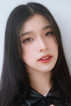 Cover image for อรพรรณ ผ่องเมฆินทร์