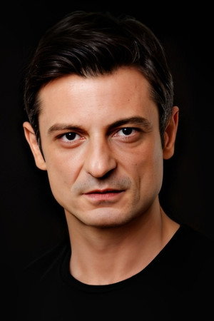 Cover image for Tezhan Tezcan