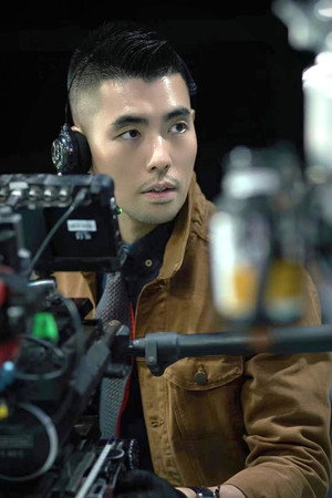 Cover image for 车亮逸