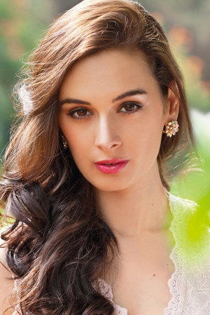 Cover image for Evelyn Sharma