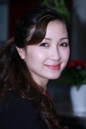 Cover image for Khánh Huyền