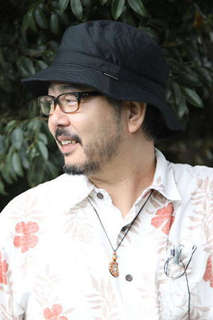 Cover image for 塩田明彦