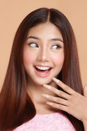 Cover image for Queenay Mercado