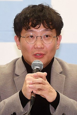 Cover image for Lee Ki-hyuk