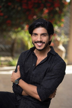 Cover image for محسن عباس حیدر