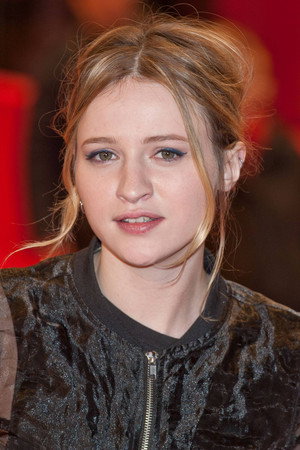 Cover image for Christa Théret
