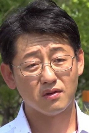 Cover image for Yoon Taek-seung