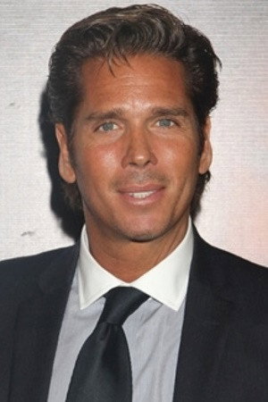 Cover image for Roberto Palazuelos