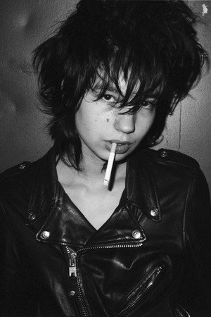 Cover image for Eva Yelmani