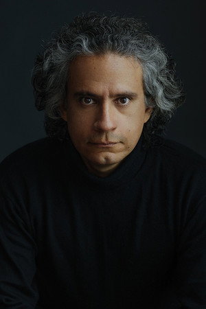 Cover image for Luis del Valle