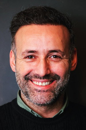 Cover image for Aziz Aslan