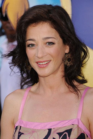 Cover image for Moira Kelly