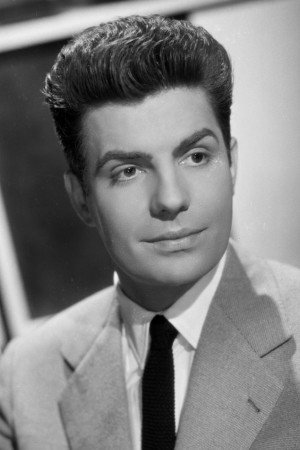 Cover image for Roger Pierre