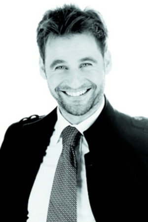 Cover image for Marco Rea