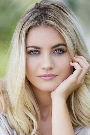 Cover image for Lauren Lofberg
