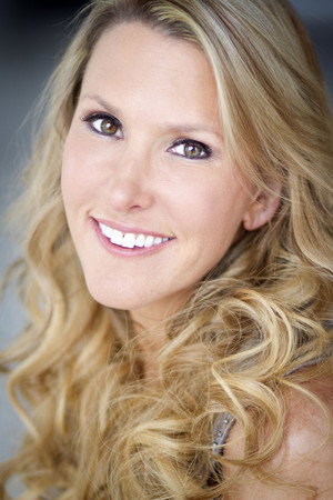 Cover image for Kari White