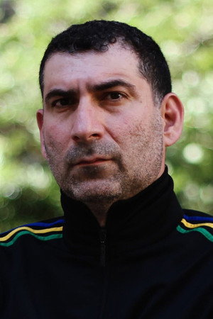 Cover image for Γιάννης Οικονομίδης