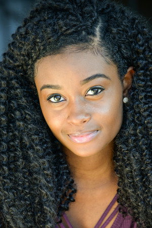 Cover image for Iyana Halley