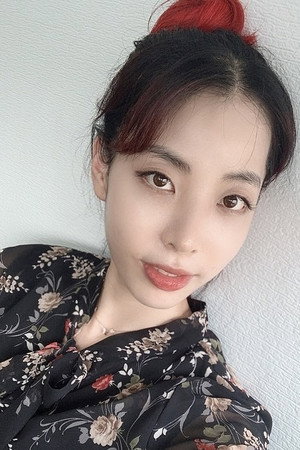 Cover image for Yoo Min-joo