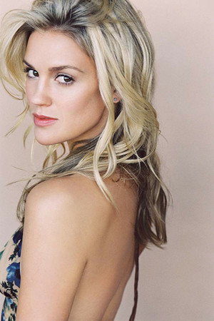 Cover image for Laura New