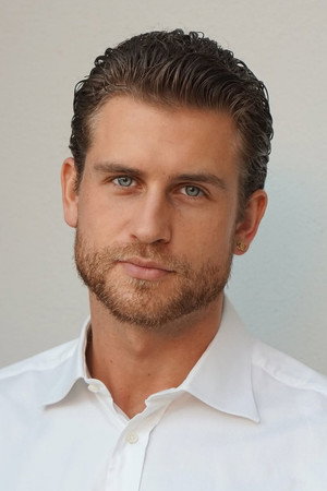 Cover image for Harrison Luna