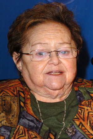 Cover image for Zelda Rubinstein