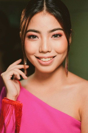 Cover image for Therese Malvar